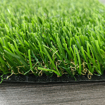 Herbe artificielle polyvalente pour événements sportifs et activités de plein air