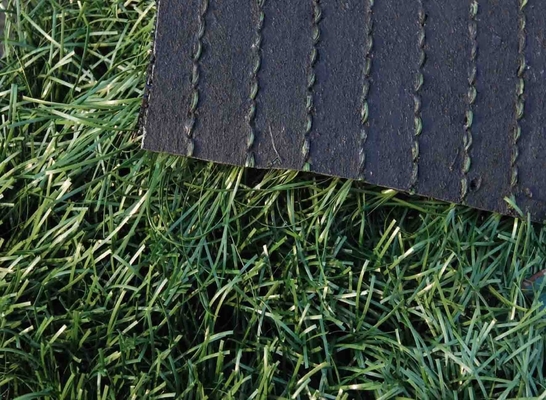 140 points de suture/m2 de gazon artificiel de sport synthétique avec hauteur de piles de 32 mm pour l'aménagement paysager et le jardinage