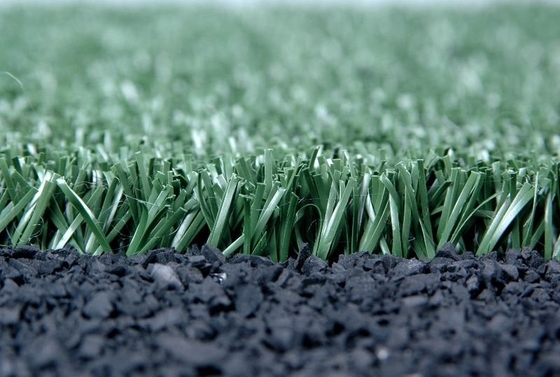 Matériau PP Military Green Football Grass avec une bonne étanchéité et de bonnes performances environnementales