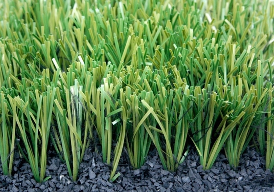 Terrain de jeux personnalisable et écologique Herbe artificielle durable et résistante aux UV pour un jeu sûr