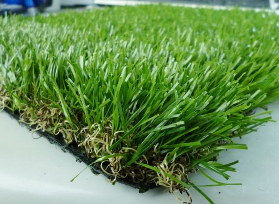 Gazon artificiel écologique résistant aux UV avec support personnalisable pour jardins et terrains extérieurs