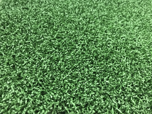 Golf artificiel portable en vert avec support CPP et matériau PP vert olive herbe artificielle