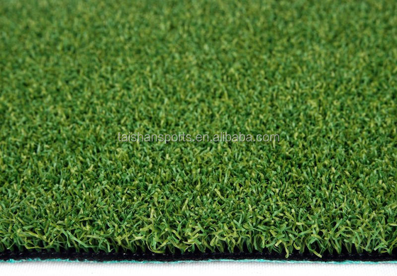 Golf artificiel portable en vert avec support CPP et matériau PP vert olive herbe artificielle