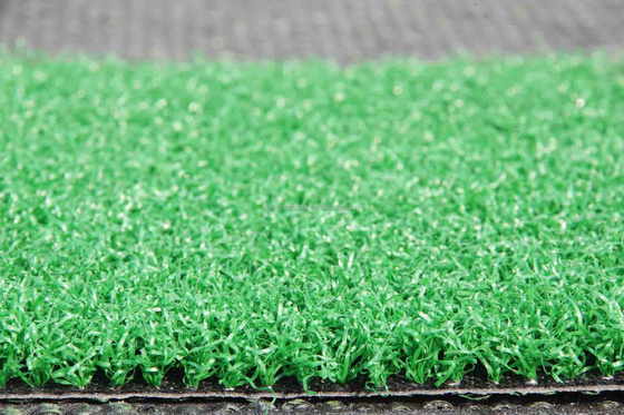 Golf artificiel portable en vert avec support CPP et matériau PP vert olive herbe artificielle
