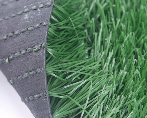 50 mm Vert artificiel Sport Herbe PE Matériau 16000 Dtex Sport Astro Turf Pour le football
