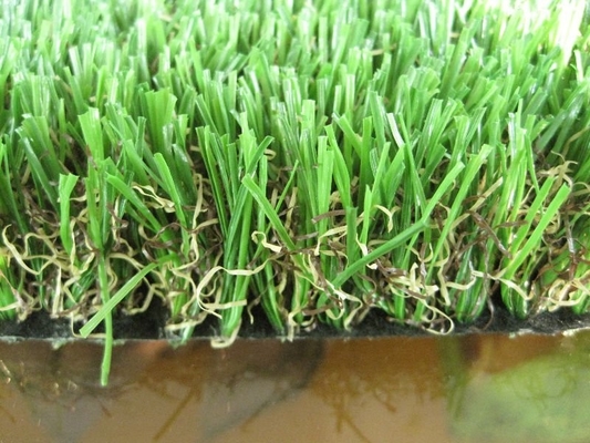 165 points de suture/m Herbe synthétique fausse utilisée dans les arrière-cours, les balcons et les terrains de jeux avec une hauteur de pile de 50 mm
