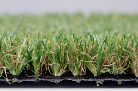 140 points de suture/m2 d'herbe artificielle hybride avec une hauteur de pile de 25 mm et de l'adhésif SBR pour une apparence réaliste dans les jardins