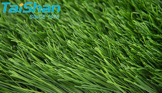 Gazon artificiel de football et de soccer de 40 mm de hauteur de velours, rempli de granulés de caoutchouc de 12000 Dtex, pour terrains de sport