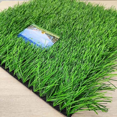 Gazon artificiel de football certifié FIFA de 60 mm Pour les sports de plein air Champs avec des couleurs personnalisées dtex et densité faible entretien