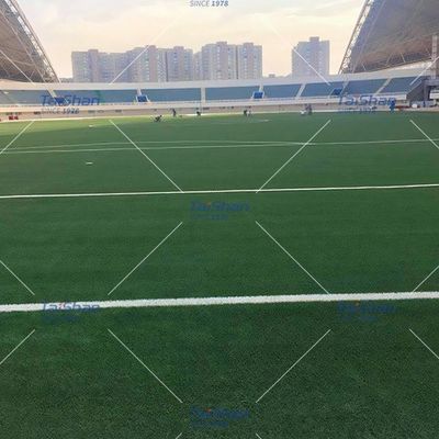 Céréales artificielles résistantes aux rayons UV pour les terrains de football