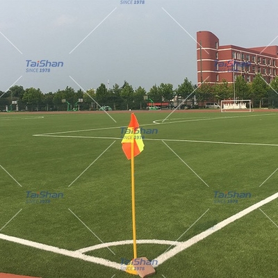 Gazon artificiel de football certifié FIFA de 60 mm Pour les sports de plein air Champs avec des couleurs personnalisées dtex et densité faible entretien
