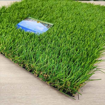 Tissage mixte à plusieurs filaments de gazon vert hybride herbe artificielle 45 mm 9500 Dtex résistant à l'abrasion