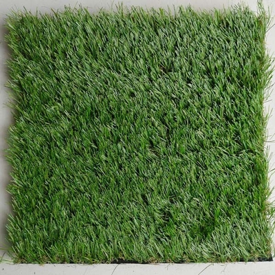 Herbe artificielle à haute densité écologique non remplie de 40 mm avec haute densité de Dtex utilisée pour les sites sportifs
