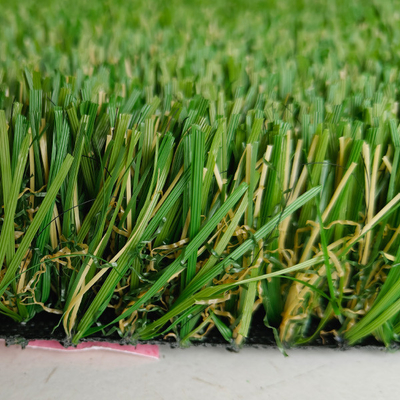 Trois types de formes d'herbe mélangées 38 mm d'herbe verte artificielle extérieure avec peu d'entretien et une excellente texture