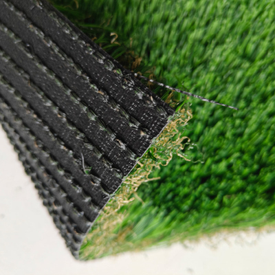 Hauteur de l'herbe de 48 mm 180 points/M Fausse herbe verte avec une grande résistance aux UV pour les espaces de loisirs et les cours extérieurs
