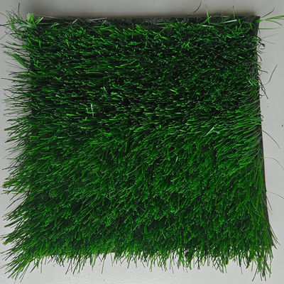 Gazon artificiel de sport de hauteur de pile de 50 mm avec 14000 Dtex et résistant aux UV pour les terrains de football