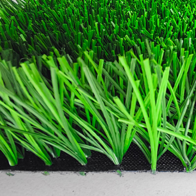 Herbe artificielle polyvalente durable pour le sport et les loisirs avec 18000 Dtex et 7560 points de suture/m2