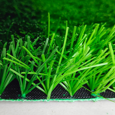 50 mm de hauteur de pile Herbe artificielle verte à haute densité et excellente texture pour les sports et les compétitions