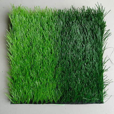 50 mm de hauteur de pile Herbe artificielle verte à haute densité et excellente texture pour les sports et les compétitions