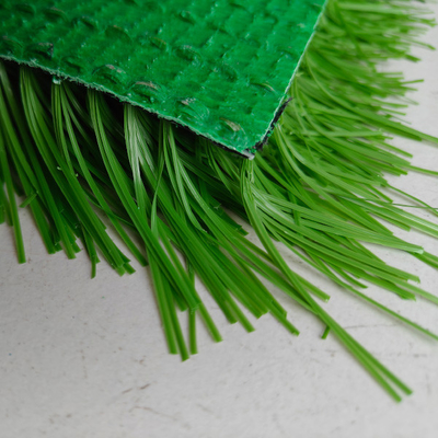 Sport artificiel Herbe verte résistant aux UV 50 mm avec PP + Leno et le latex vert SBR
