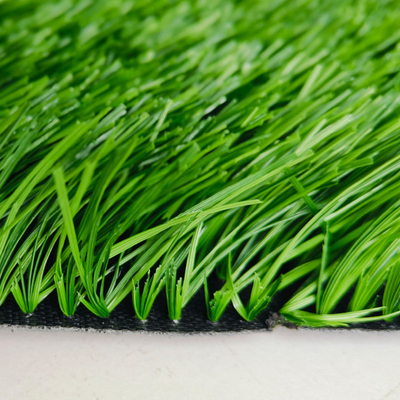 Céréales artificielles de football de 60 mm, faciles à installer, du matériau PE Astro Grass pour le terrain de football et les activités de plein air