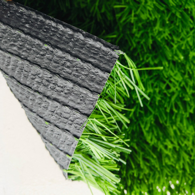 Céréales artificielles de football de 60 mm, faciles à installer, du matériau PE Astro Grass pour le terrain de football et les activités de plein air