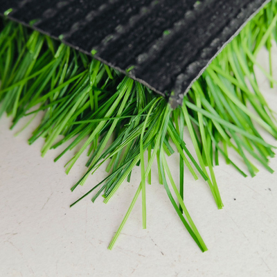 Résistant au feu Multifonctionnel Artificiel Faux Grass Vert 12000 Dtex 8820 Densité Utilisé pour les terrains de sport en plein air
