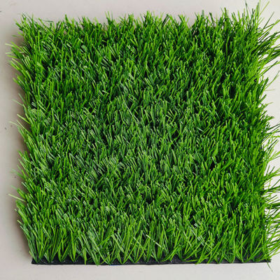 50 mm Hauteur de pile Faible entretien Résistance aux UV Gazon artificiel pour terrains de football standard