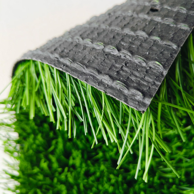 40 mm de hauteur de pile Résistance aux UV Sports artificiels Fausse herbe avec installation facile et revêtement adhésif en latex SBR