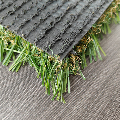Herbe verte artificielle de 30 mm pour la pose et la décoration avec des couleurs vives et un solide support adhésif