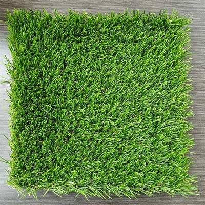 Herbe artificielle polyvalente pour événements sportifs et activités de plein air