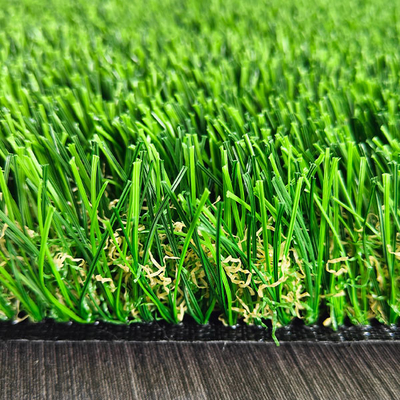 Touche douce, apparence naturelle et gazon artificiel durable, adapté à l'aménagement de parcs et de jardins