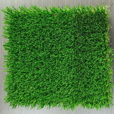 Touche douce, apparence naturelle et gazon artificiel durable, adapté à l'aménagement de parcs et de jardins