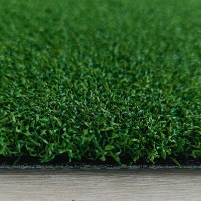 Gazon artificiel de golf avec hauteur de piles de 17 mm, haute densité et adhésif PU pour les verts de mise en place synthétiques