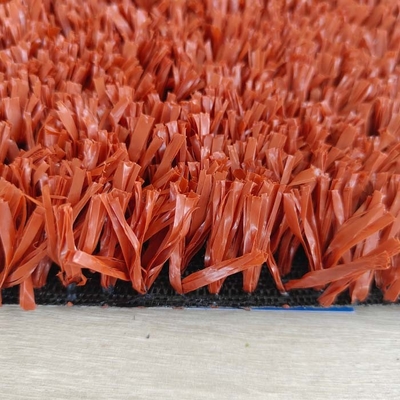 Brick Red Tennis Gazon artificiel 6300 Dtex 25 mm Maillage d'herbe multifonctionnel Faible entretien