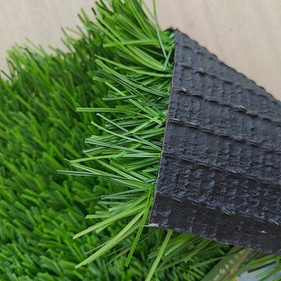 Gazon artificiel en plastique recyclé de hauteur de pile de 40 mm pour les événements sportifs et les espaces à faible entretien