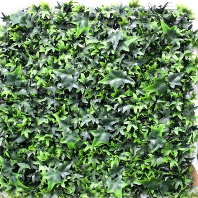 Herbe artificielle pour murs respectueuse de l'environnement avec d'excellentes performances de sécurité pour les maisons et les cafés