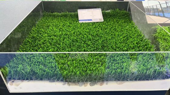 Gazon artificiel non rempli avec tapis absorbant les chocs pour terrains de sport