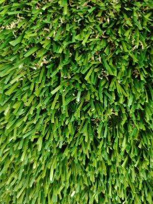 Herbe artificielle sans remplissage avec hauteur de pile de 30 mm et colle de latex transparent pour gazon sportif 12400 Dtex Faible entretien