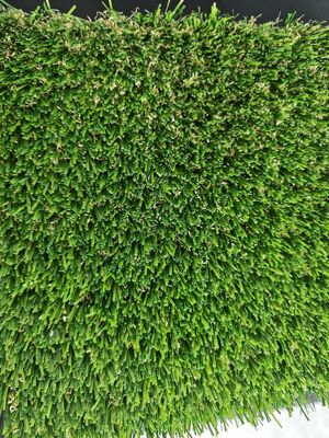 Herbe artificielle sans remplissage avec hauteur de pile de 30 mm et colle de latex transparent pour gazon sportif 12400 Dtex Faible entretien