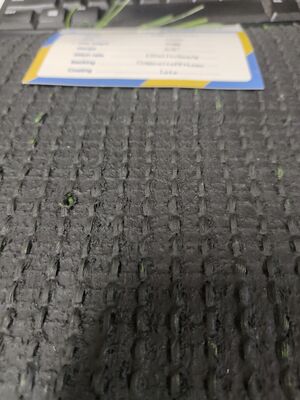 Pelouse artificielle pour terrains de sport, hauteur de brin 50 mm, 12000 Dtex, 130 points par mètre