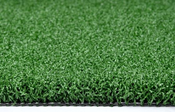 Grass artificiel de golf hauteur de pile 18 mm hauteur de pile avec résistance à l'usure pour les cours professionnels
