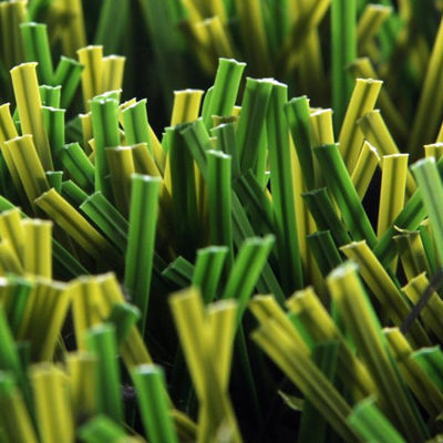 La FIFA a approuvé le gazon artificiel en PE pour les terrains de football.