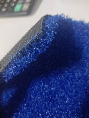 Gazon artificiel de padel bleu haute densité de 12 mm pour terrains de sport avec d'excellentes performances