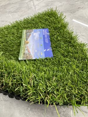 45 mm Hauteur de pile Cinq couleurs de gazon artificiel non directionnel pour les jardins, les jardins, les cours et les rues