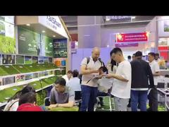 Gazon artificiel non rempli avec tapis absorbant les chocs pour terrains de sport